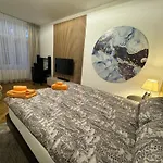 Isartor - Shared Bathroom *
