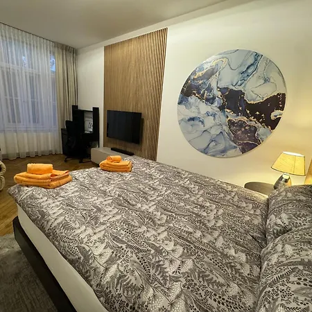 Isartor - Shared Bathroom *