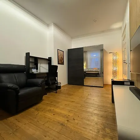 Isartor - Shared Bathroom * München