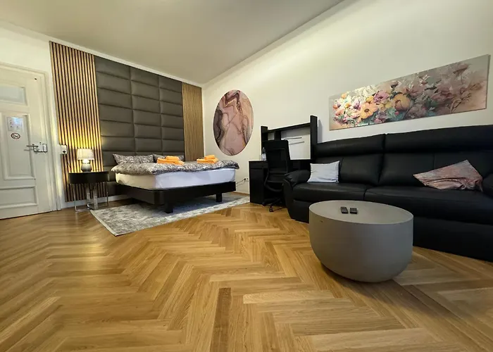 Isartor - Shared Bathroom München