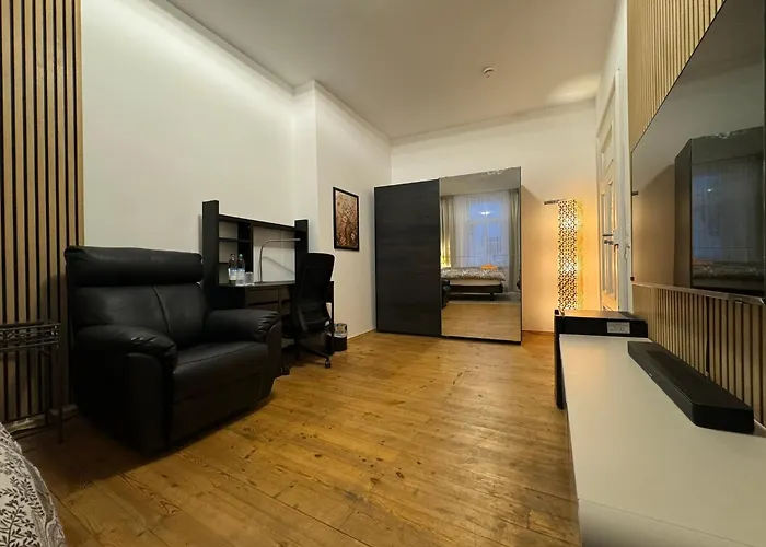 Isartor - Shared Bathroom * München